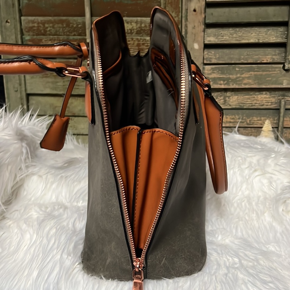 Adrienne Vittadini Dome Handbag Sachtel - Picture 7 of 12